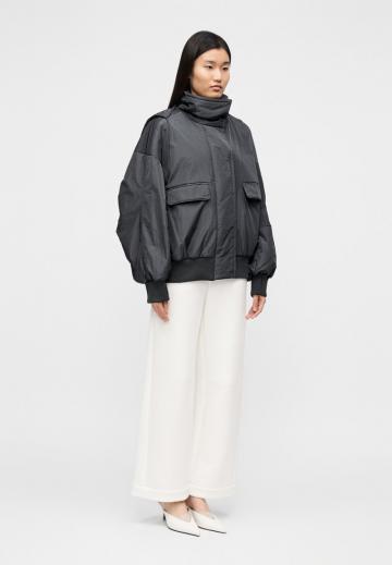 Куртка с накладнымит карманами