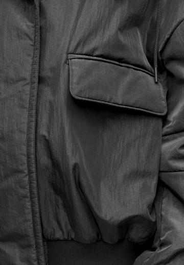 Куртка с накладнымит карманами