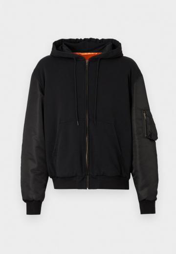 Куртка бомбер