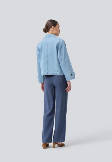 Джинсовая куртка