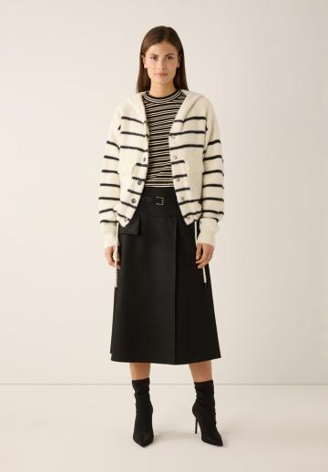 Вязаный жилет