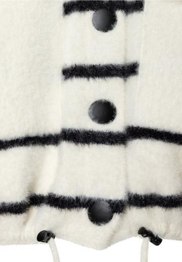 Вязаный жилет