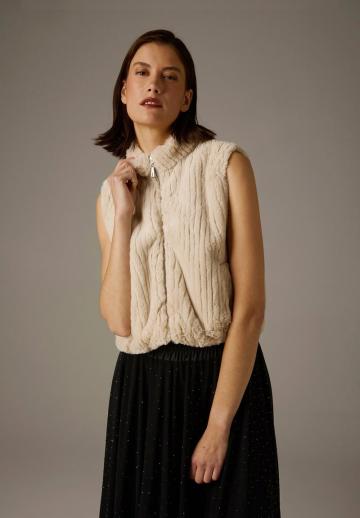 Пуховой жилет