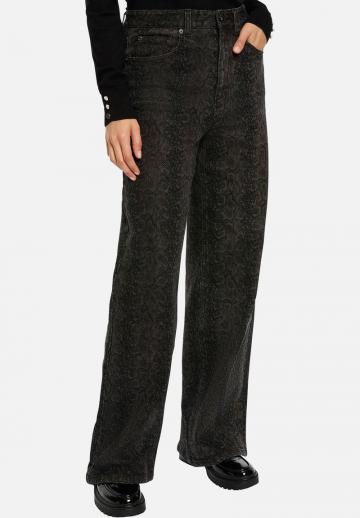 Клешеные брюки