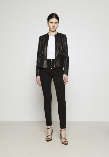 Узкие джинсы