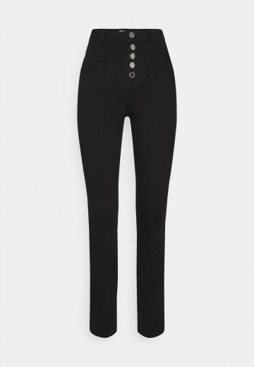 Узкие джинсы