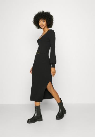 Вязаное платье