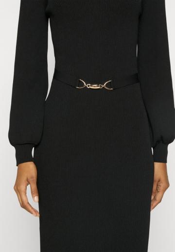 Вязаное платье