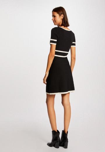 Вязаное платье