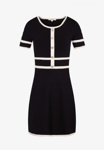 Вязаное платье