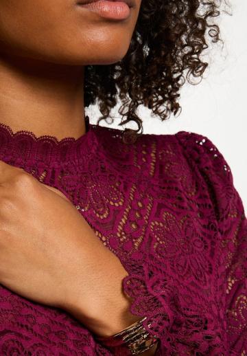 Кружевная блузка