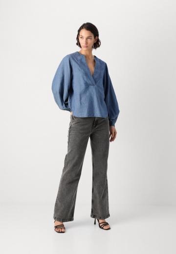 Джинсовая блузка