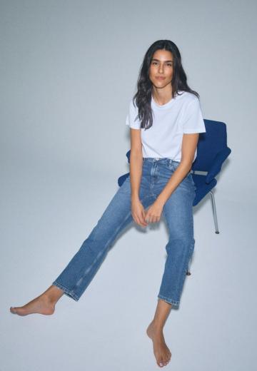 Прямые джинсы