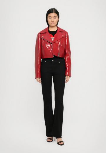 Короткая куртка