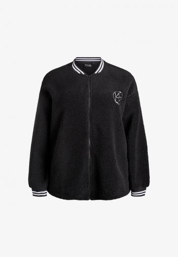 Спортивная куртка