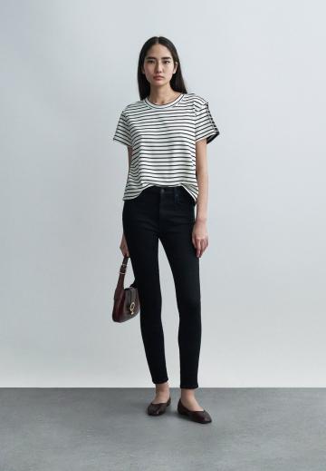 Узкие джинсы