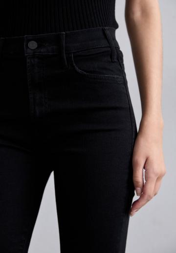 Короткие джинсы