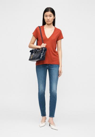 Узкие джинсы