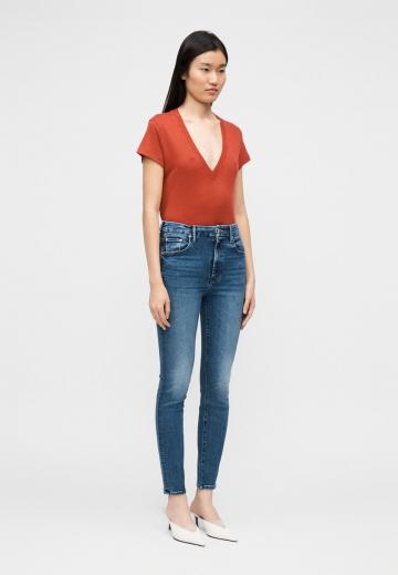 Узкие джинсы