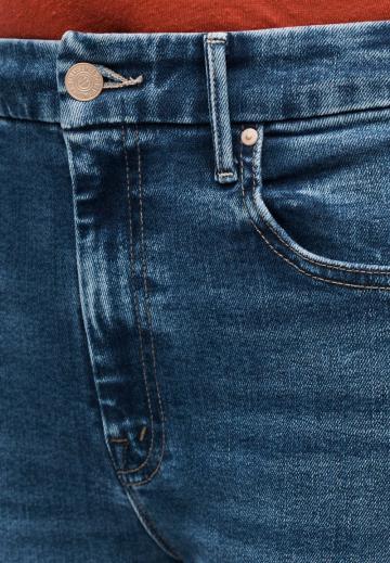 Узкие джинсы