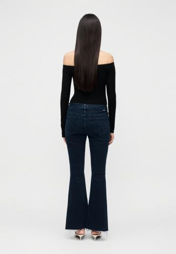 Узкие джинсы