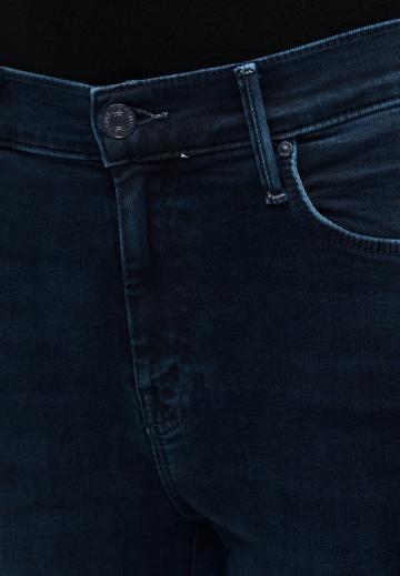 Узкие джинсы