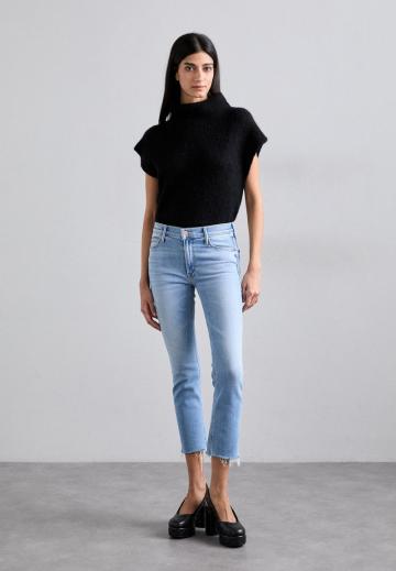 Короткие джинсы