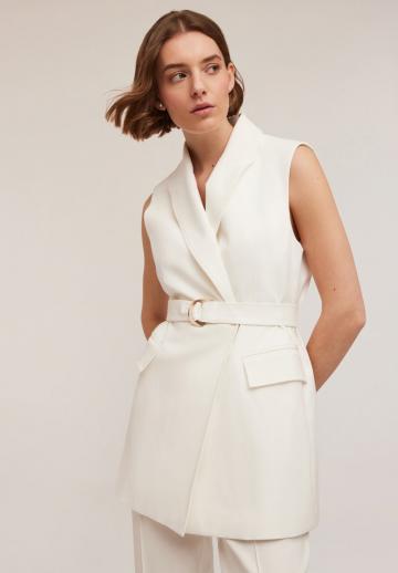 Длинный жилет