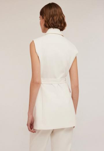 Длинный жилет