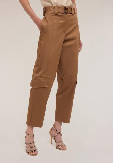 Брюки с накладными карманами