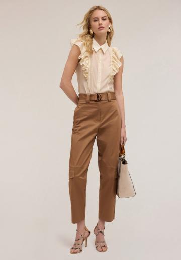 Брюки с накладными карманами