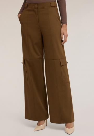 Брюки с накладными карманами
