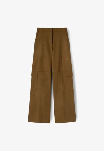 Брюки с накладными карманами