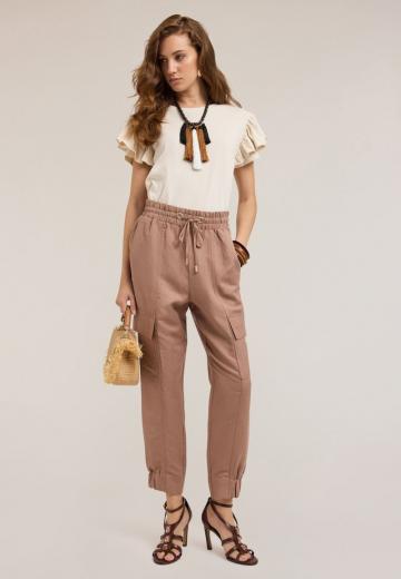 Брюки с накладными карманами