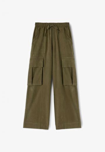 Брюки с накладными карманами