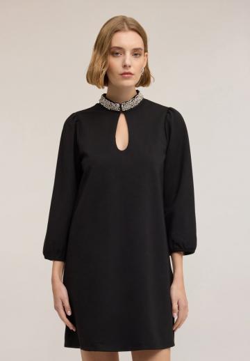 Короткое платье