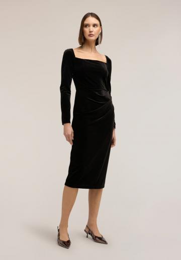 Платье футляр