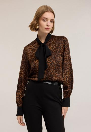 Атласная блузка