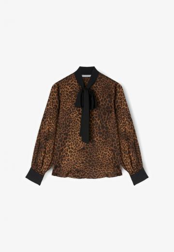 Атласная блузка