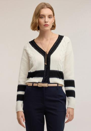 Вязаный жилет