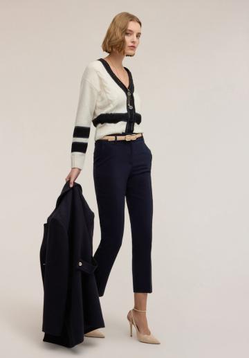 Вязаный жилет