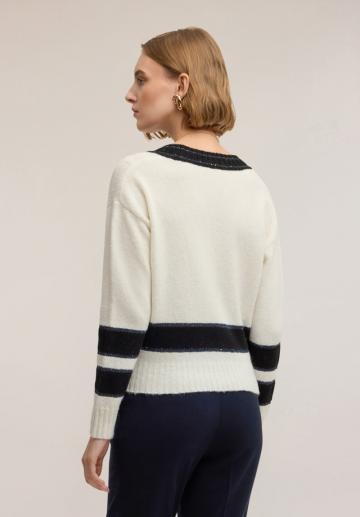 Вязаный жилет