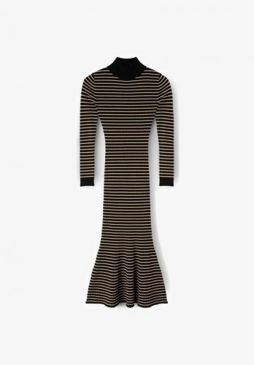 Вязаное платье