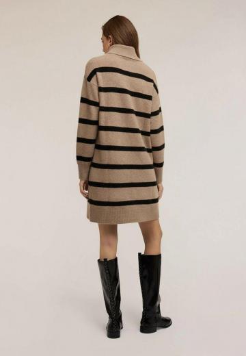 Вязаное платье