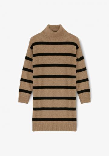 Вязаное платье