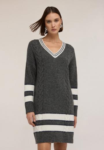 Вязаное платье