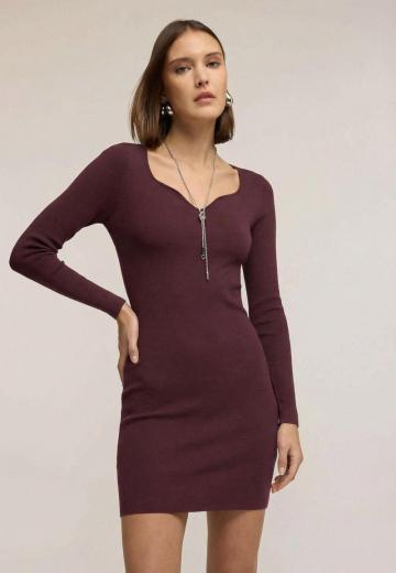 Платье футляр