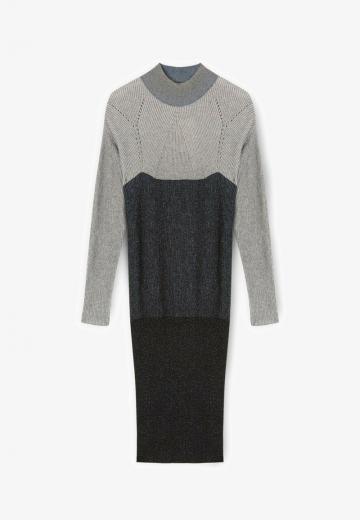 Вязаное платье