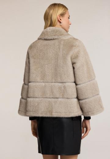 Короткая куртка