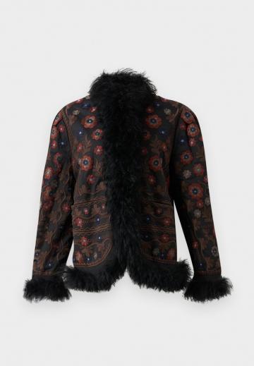 Зимняя куртка